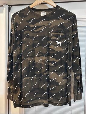 PINK Victoria's Secret Olive & Black Camo Long-Sleeve Pocket Tee